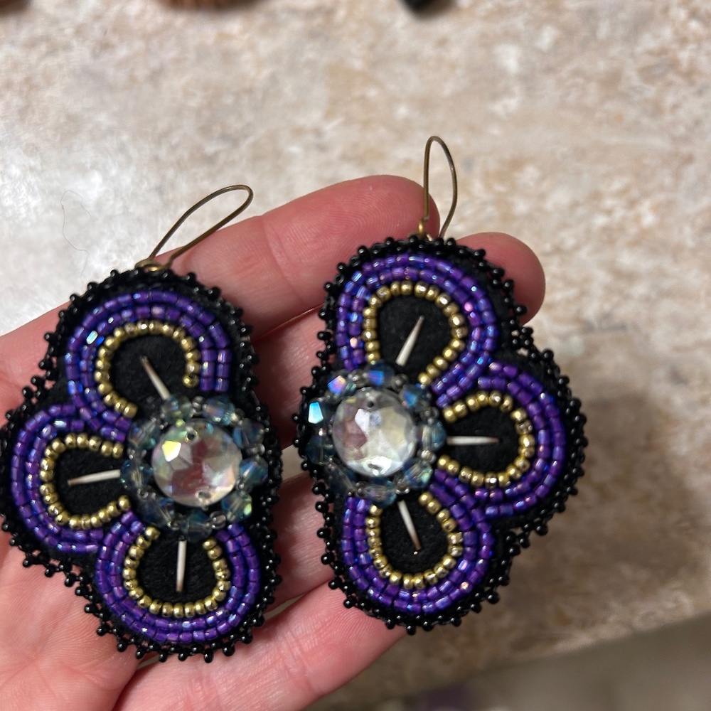 Indigenous beaded flower earrings